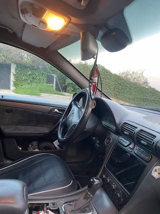 Mercedes-Benz Clase C 2004