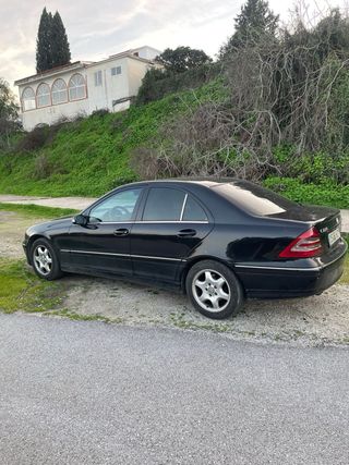 Mercedes-Benz Clase C 2004