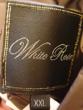 Cazadora acolchada con cuello de pelo