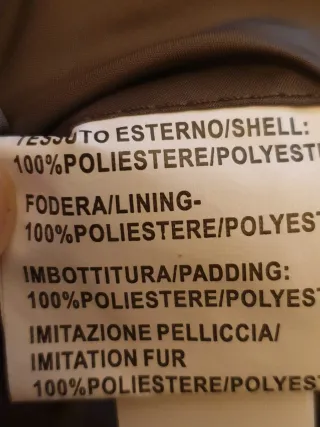 Cazadora acolchada con cuello de pelo