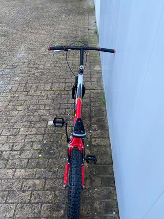 Bicicleta Trial Monty Roja y Blanca