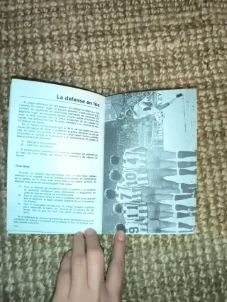 Libro antiguo de fútbol