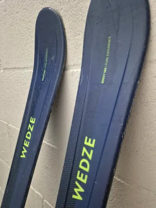 Esquís Wedze azules con fijaciones +botas