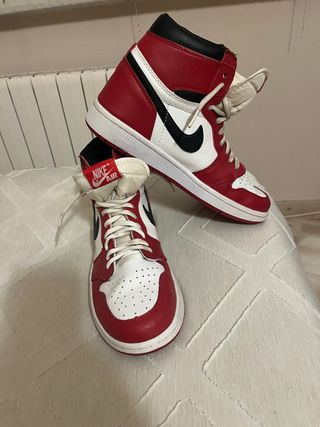 Zapatillas Jordan 1 Rojo y Blanco