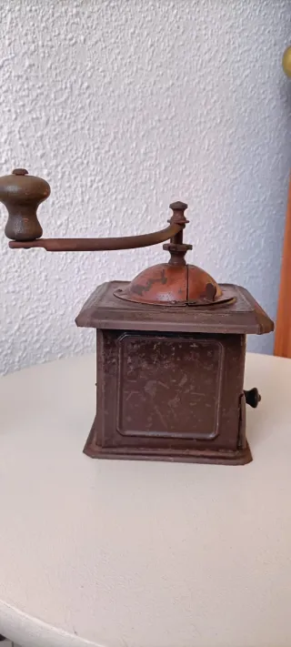 Antiguo Molinillo de Café ELMA