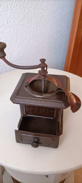 Antiguo Molinillo de Café ELMA
