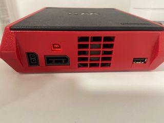 Nintendo Wii Mini Roja + Juego Mario Bros Wii