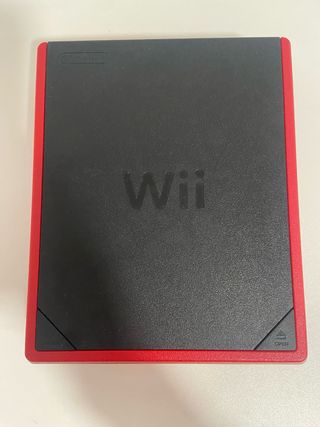 Nintendo Wii Mini Roja + Juego Mario Bros Wii