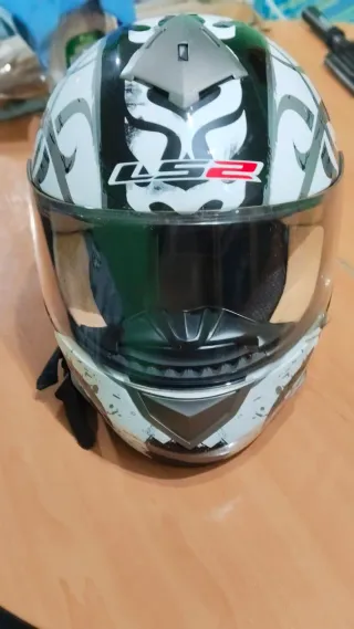 Casco Moto LS2 Blanco Negro