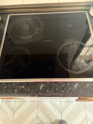 Vitrocerámica y Horno Blanco