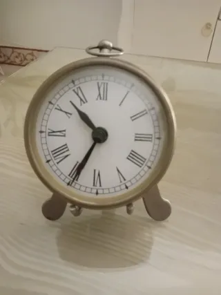 Reloj de mesa antiguo