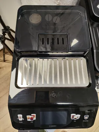 Cafetera De'Longhi Eletta Explore Negra