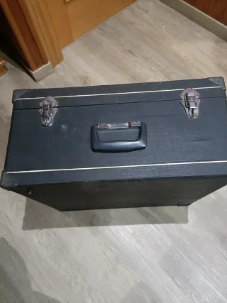 Acordeón rojo con funda