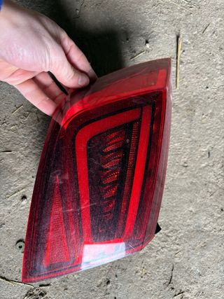 Piloto trasero izquierdoSeat Leon