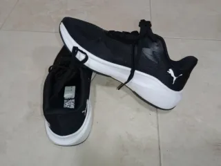 Tenis Puma Negros y Blancos