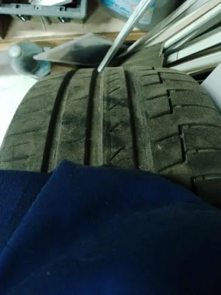 Neumático Continental 225/45/18