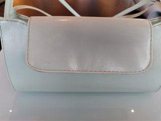 Bolsos de mano negro y azul