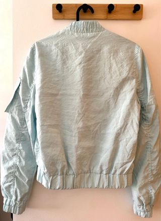 Chaqueta bomber azul claro