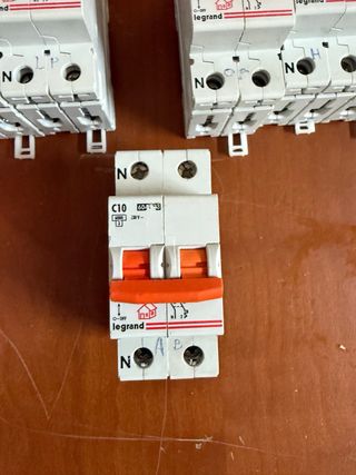 Conjunto Interruptores Magnetotérmicos Legrand