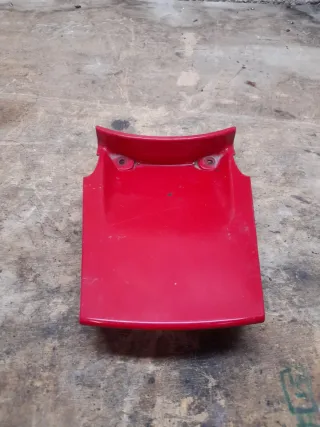 Tapa Trasera Yamaha BWS Roja