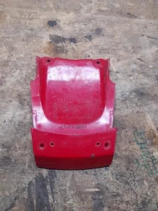 Tapa Trasera Yamaha BWS Roja