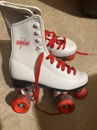 Patines blancos con cordones rojos talla 37