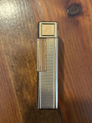 Mechero Dupont bañado en oro 24k