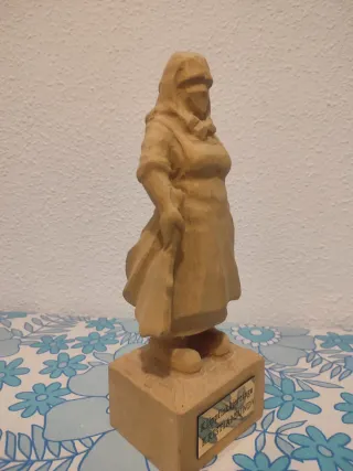 Figura Artesanía Nórdica Madera Handmade