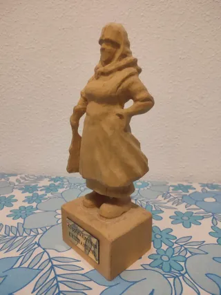 Figura Artesanía Nórdica Madera Handmade