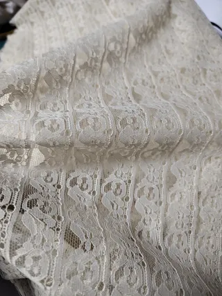 Lote de telas encaje beige y blanco