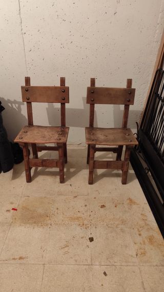 Juego de 2 sillas de madera rústicas