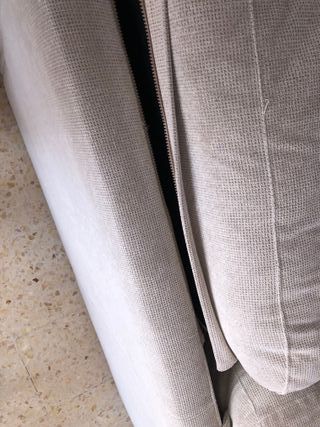 Sofá beige como nuevo.