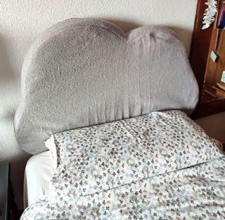 Cabecero acolchado en forma de nube gris/rosa