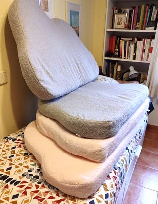 Cabecero acolchado en forma de nube gris/rosa