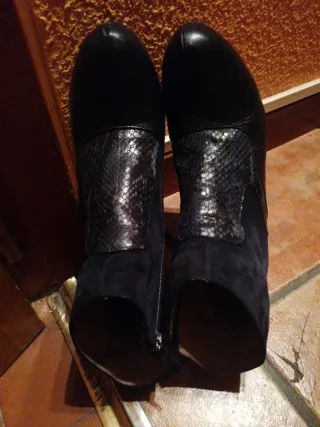 Botines negros tacón