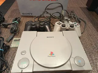Consola PS1 + 2 Mandos + Juegos