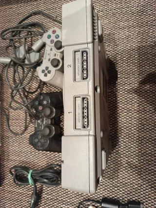 Consola PS1 + 2 Mandos + Juegos