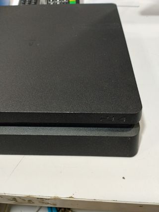PS4 Slim 500GB Negra + Mando