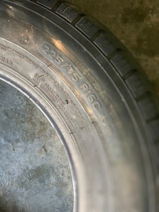 Neumáticos 225/45/16