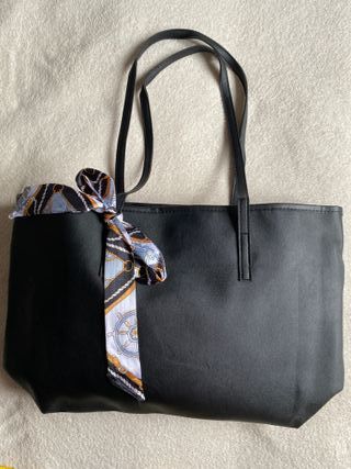 Borsa Tote Nera con Foulard