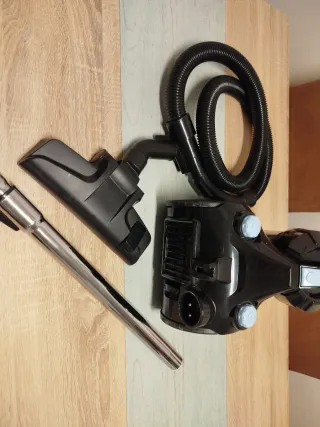 Aspiradora ciclónica compacta.