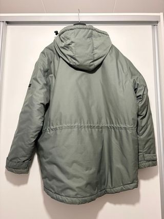 Parka Adidas acolchada color verde