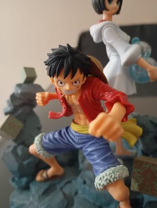 Figura One Piece Odyssey Luffy y Lim