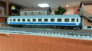 Coche viajeros de RENFE ROCO,