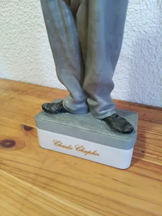 Escultura Charlie Chaplin