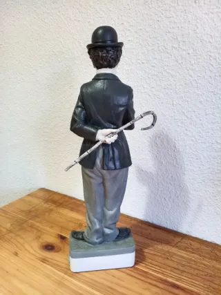Escultura Charlie Chaplin