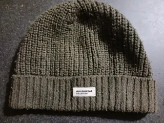 Completo cuffia e scaldacollo verde militare