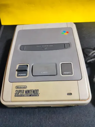 Consola Super Nintendo y mando