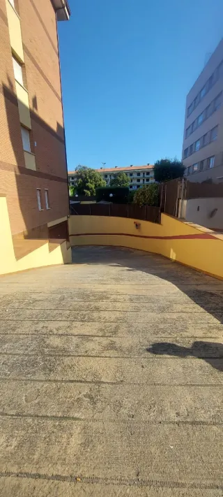 Alquilo parking en Fenals