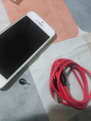 iPhone 5S Blanco + Cable de carga